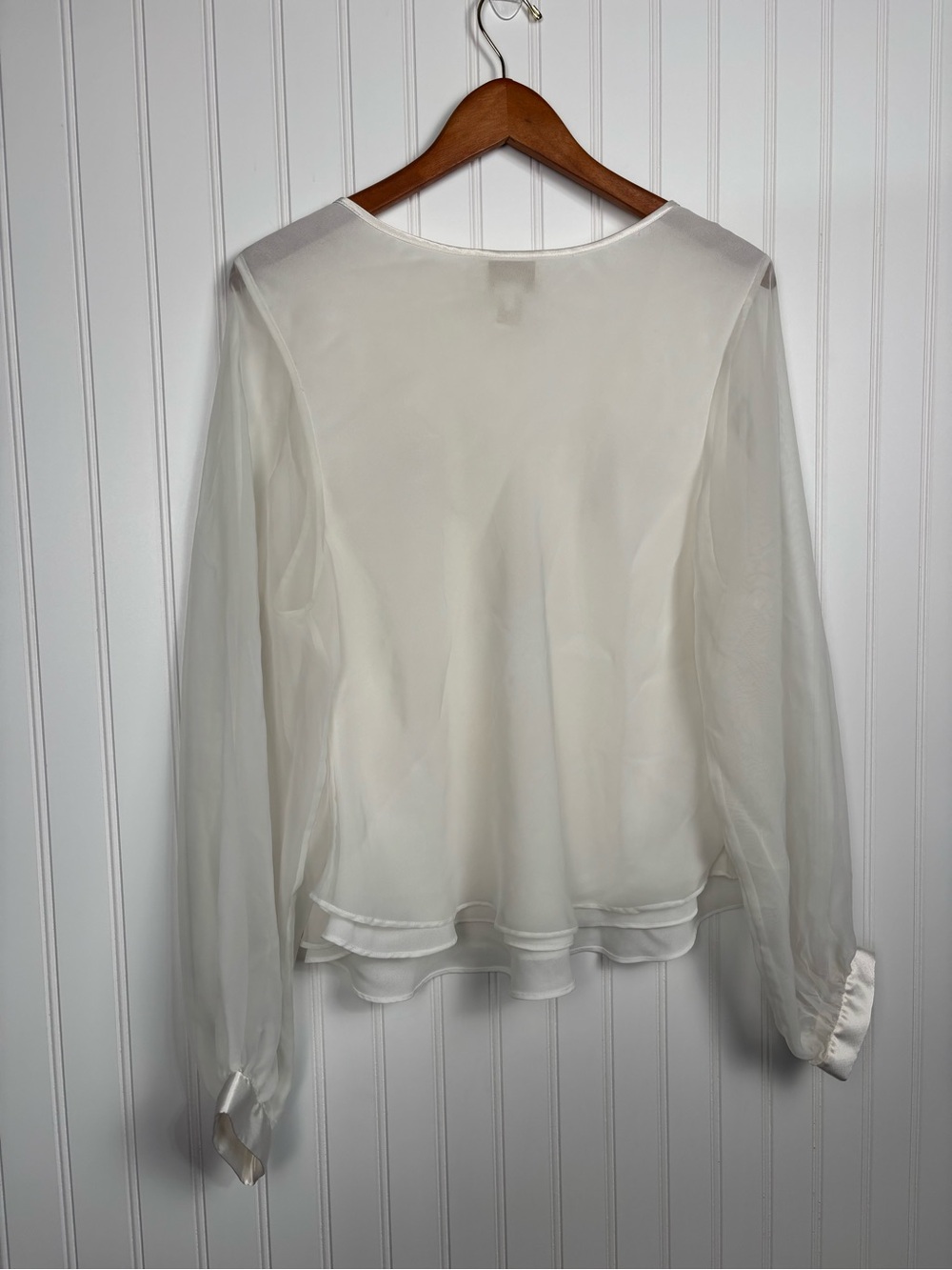 VTG Victoria’s Secret Long Sleeve Lined White Chiffon Blouse Floral Embroider L - Picture 8 of 8